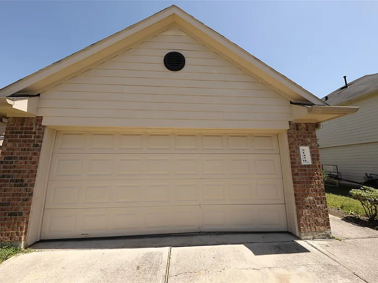 21430 Palma Grv — Photo 1