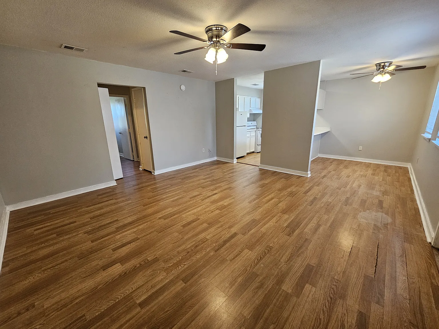 2 bed, 900 sqft, $1,275 — Photo 1