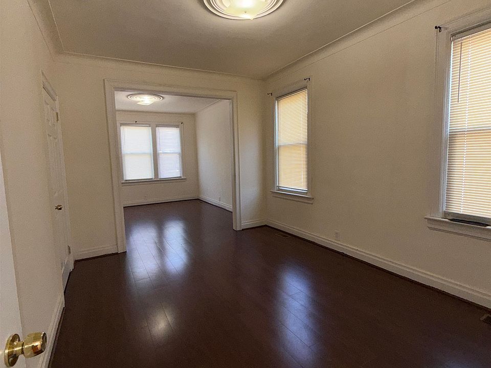 1st image of 726 Garfield Ave #1