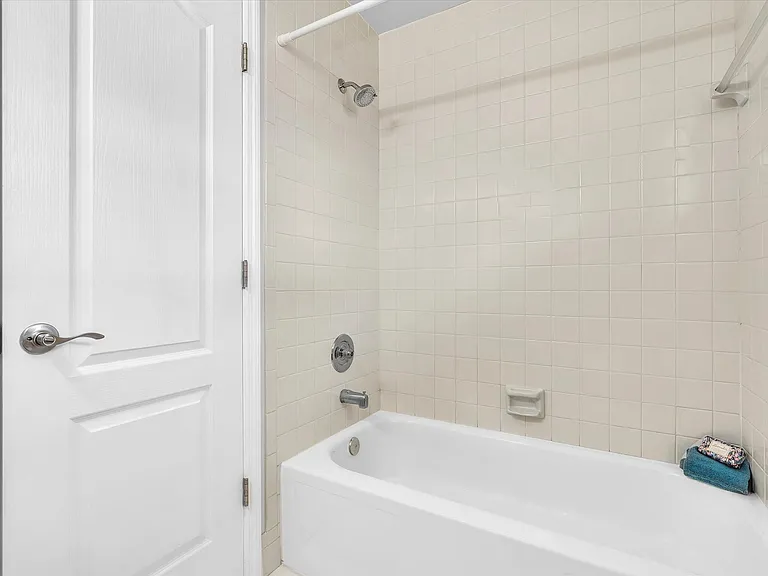 299 NW 36th Ave — Photo 35