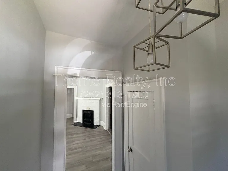 821 Marigold St — Photo 2