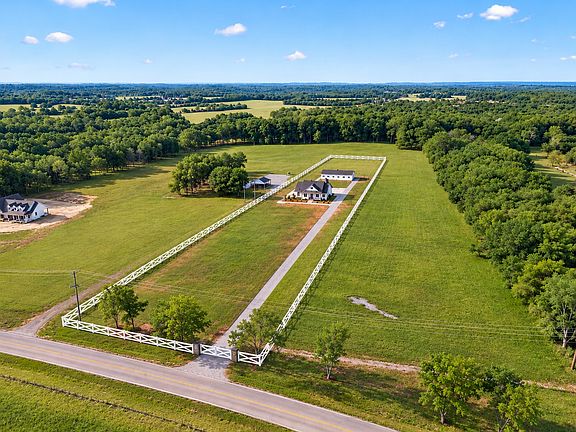 4th image of 2797 Unionville Rd