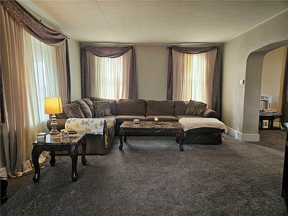 4th image of 121 North Rd