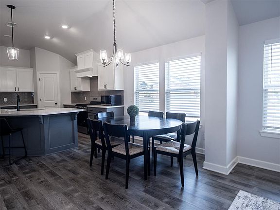 5th image of 3125 Red Cedar Way
