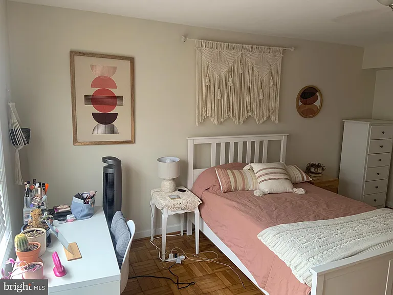 732 N Oakland St — Photo 12