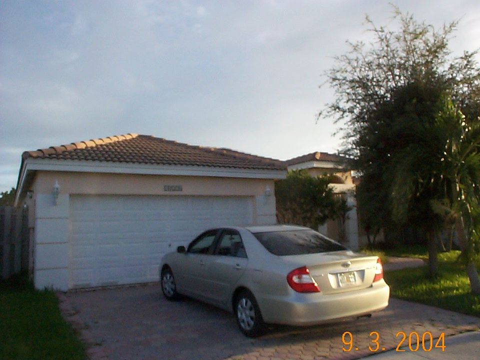 FRONT VIEW - LAGUNA PONDS - RESIDENCIAL AREA