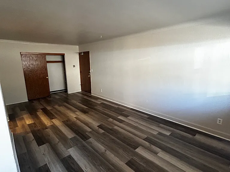 400 Larpenteur Ave W #4 — Photo 2