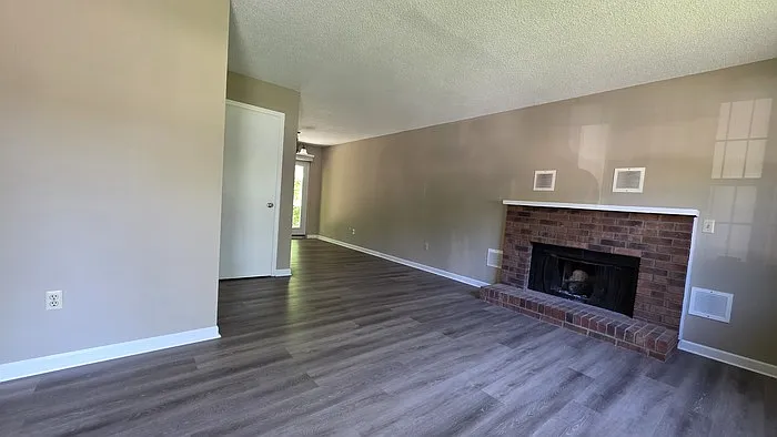 1507 Linden St #25 — Photo 1