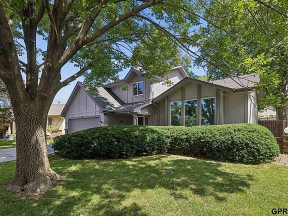 2nd image of 10754 Suffolk Cir