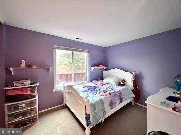 4204 Aberdeen Dr #B, Mount Laurel, NJ 08054