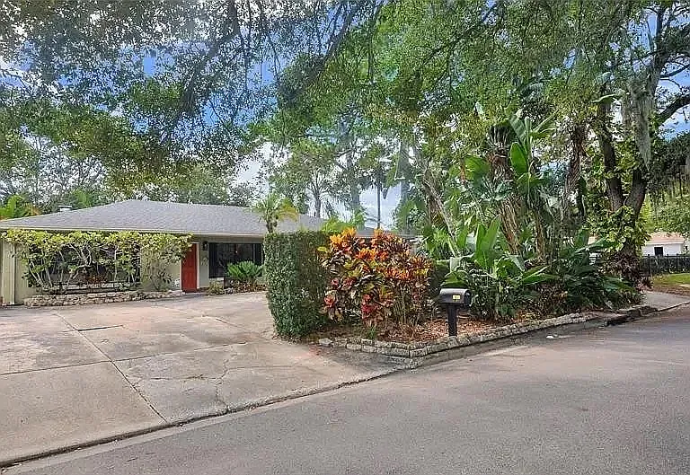 3 bed, 1822 sqft, $3,600 — Photo 2