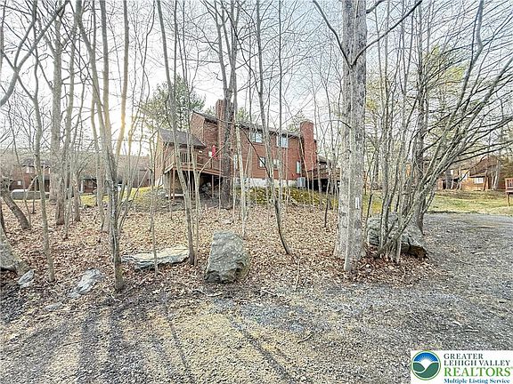 3rd image of 524 Wales Ct