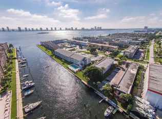 104 Paradise Harbour Blvd APT 103, North Palm Beach, FL 33408