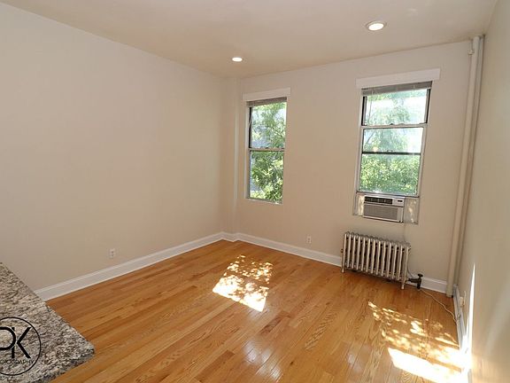 3rd image of 69 Engert Ave APT 3R