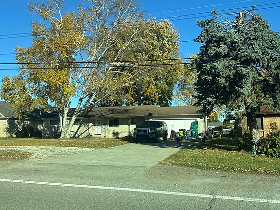 2nd image of 31679 N River Rd