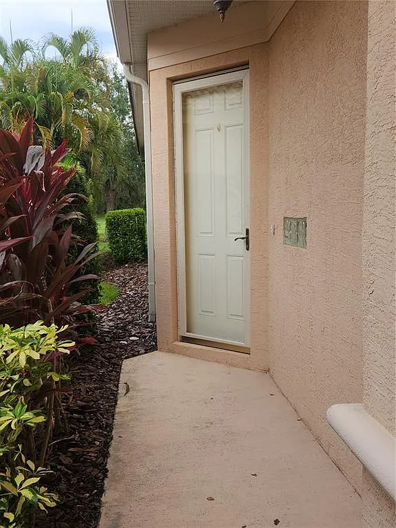 3 bed, 2.0 bath, 1504 sqft, $2,300 — Photo 3