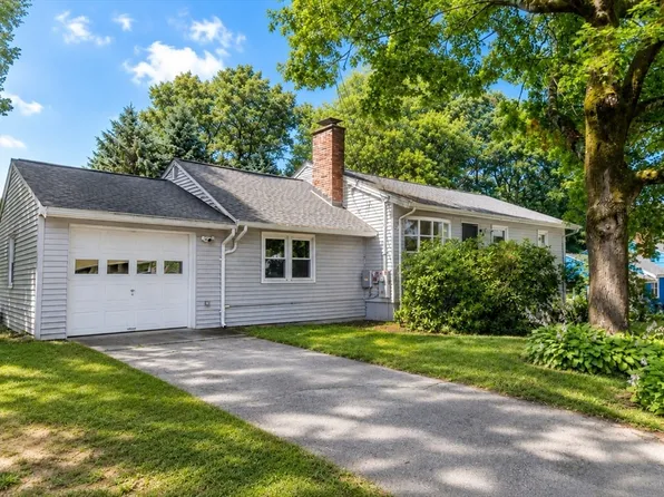96 Crestwood Ln, Marlborough, MA 01752