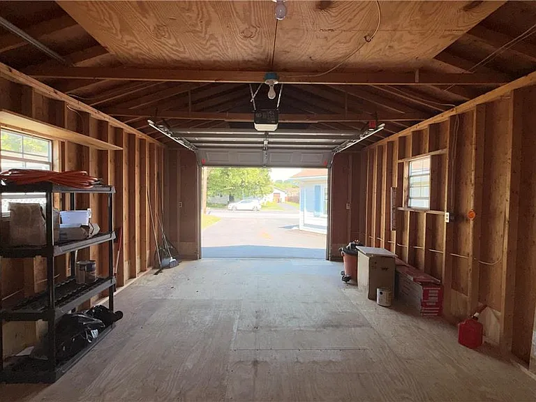 49 Seyfried Ave — Photo 10