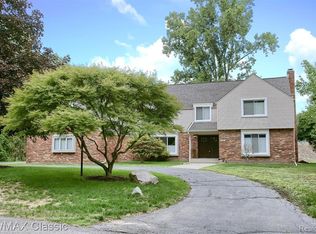 7415 Wing Lake Rd, Bloomfield Hills, MI 48301