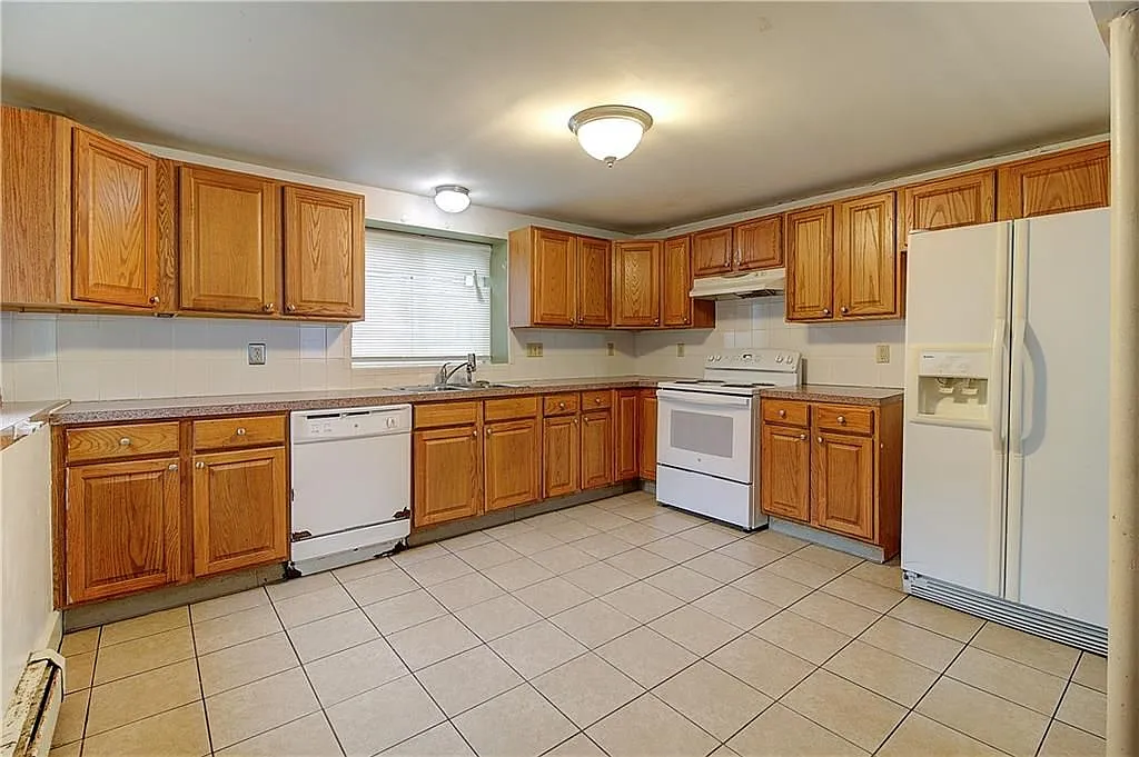 2 bed, 1.0 bath, 1150 sqft, $2,000 — Photo 3