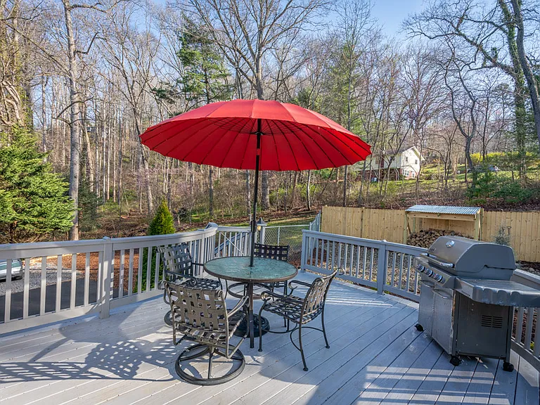 235 Royal Pines Dr — Photo 28