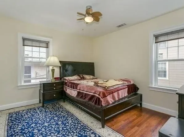 16A Eliot Crescent Brookline Ml, Chestnut Hill, MA