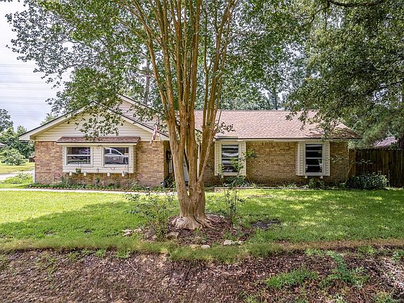 3rd image of 5814 Russell Ln