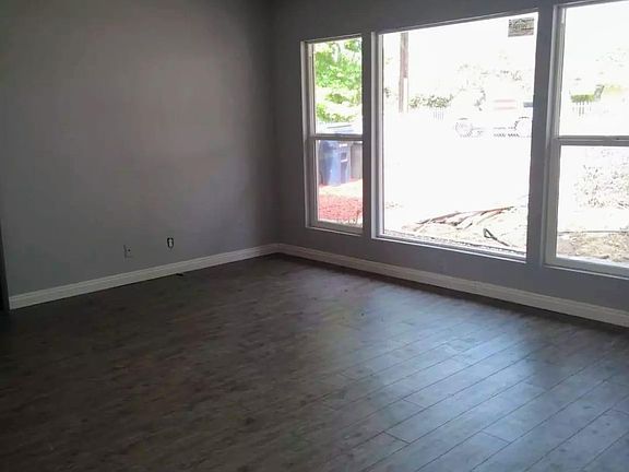 3rd image of 1123 Lawton St