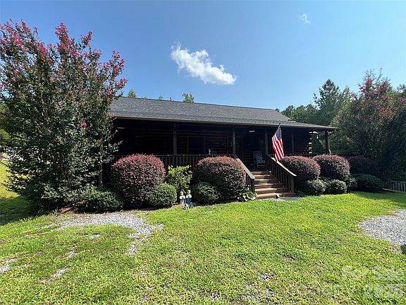 2nd image of 409 N Dakota Dr #307