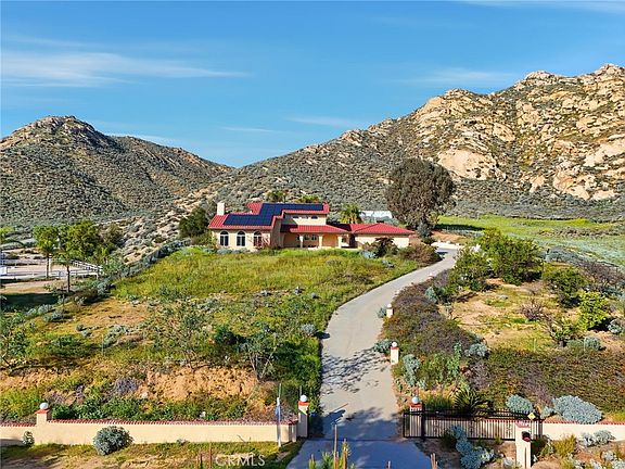 2nd image of 2005 Mount Vernon Ave