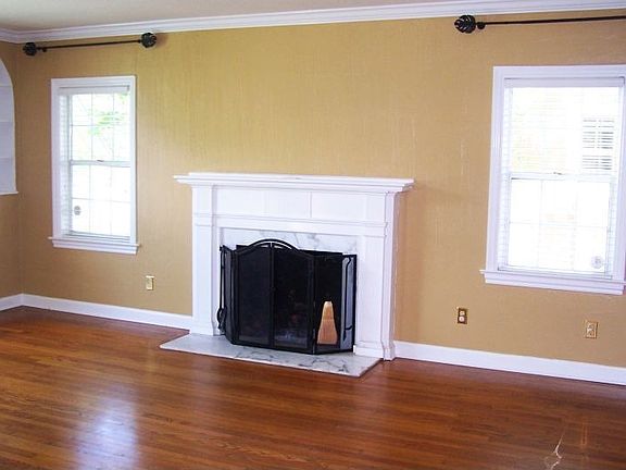 3rd image of 224 E Copeland Dr