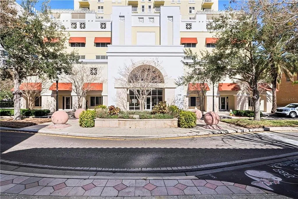 2 bed, 2.0 bath, 1489 sqft, $3,500 — Photo 4