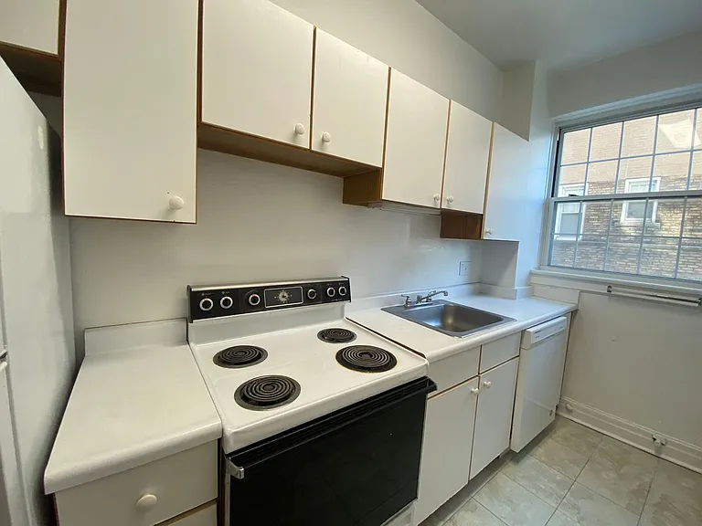 New King Edward Apartments — Photo 269