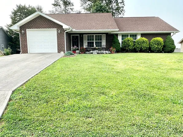 2270 Murphys Chapel Dr, Sevierville, TN 37876