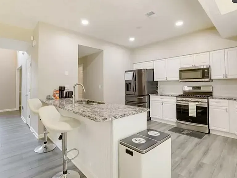 7136 Woodstone Dr — Photo 7