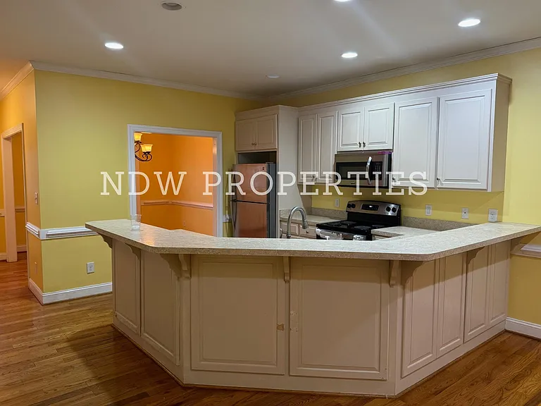 185 S White St — Photo 6