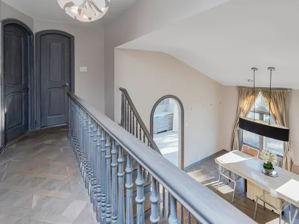 333 Mayfair Drive North image 23 of 34