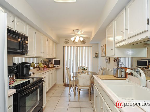 Kitchen / Breakfast Room