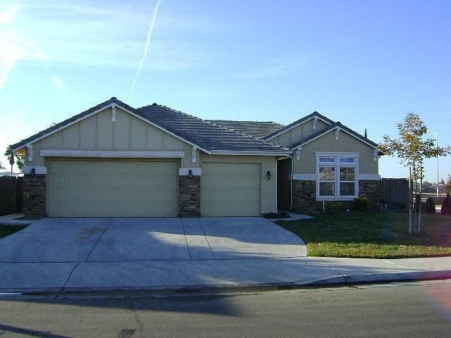 2nd image of 1926 Antonio Ave