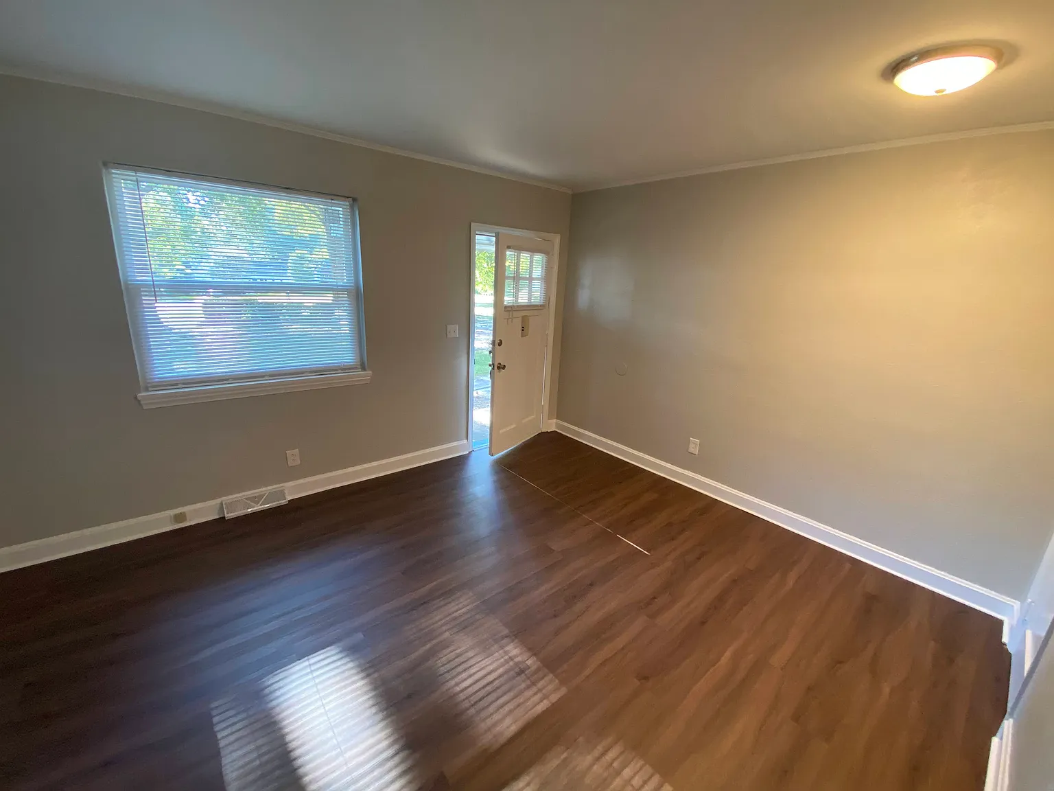 2 bed, 820 sqft, $895 — Photo 4