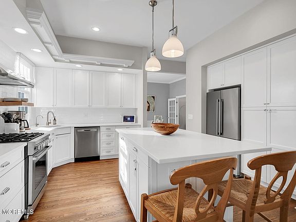 4th image of 12 Doughty Lane