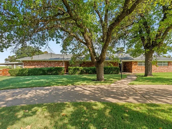 300 Terrace Dr, Watonga, OK 73772