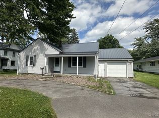 504 Allen Rd, North Syracuse, NY 13212