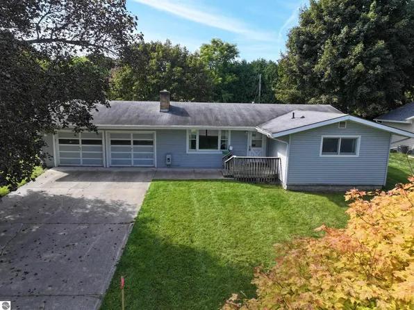 623 Sheridan Rd, Traverse City, MI 49686