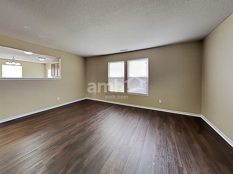 502 Bourneside Dr — Photo 5