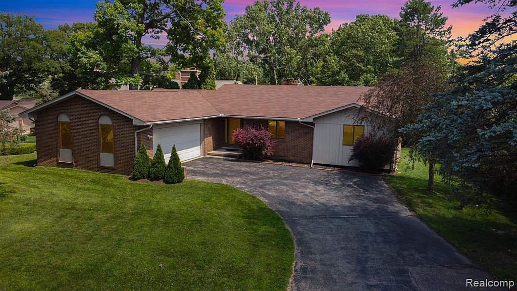 626 Brookwood Ln E, Rochester Hills, MI 48309 Zillow