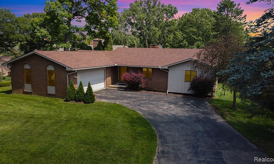 626 Brookwood Ln E, Rochester Hills, MI 48309 Zillow