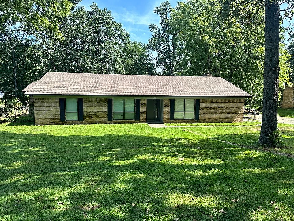 1st image of 1009 Delwood Dr
