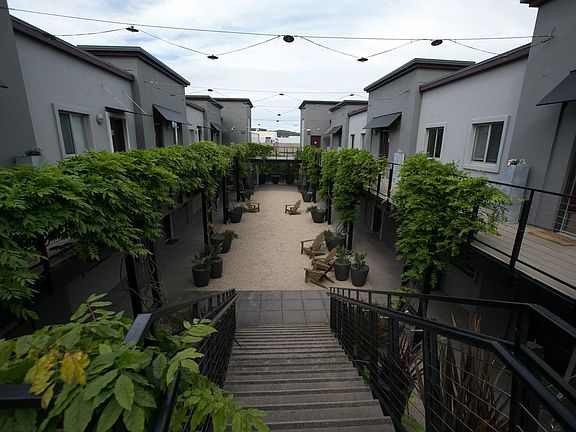 4th image of 3322 Buchanan St APT 311