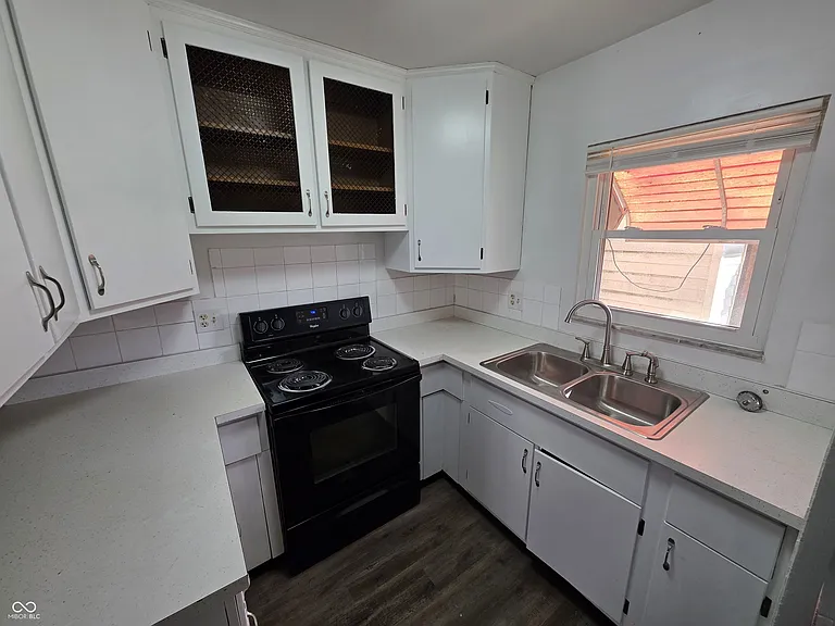 3809 Biscayne Rd — Photo 6
